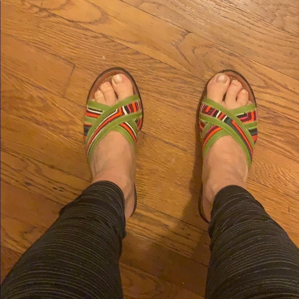 Multi-colored fun sandals - Picture 4 of 6
